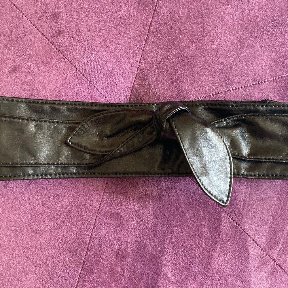 Black Faux Leather Bow Waist Cincher/Belt